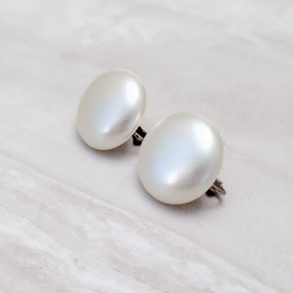 Vintage Clip On Earrings Classic Style Glam Large Faux Pearl Statement - Picture 4 of 8